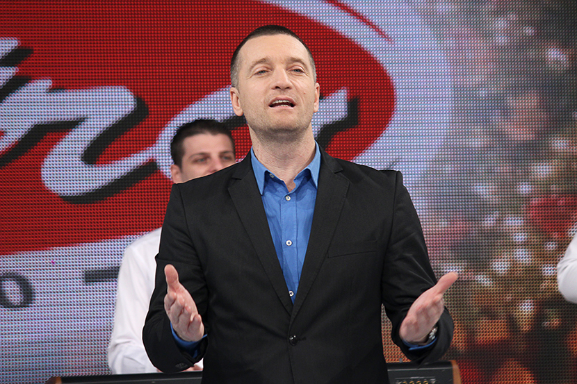 "Godinu dana sam bio u zatvoru" Naš pevač priznao: "Ćerka je plakala zbog mog odnosa sa Jovanom Pajić"