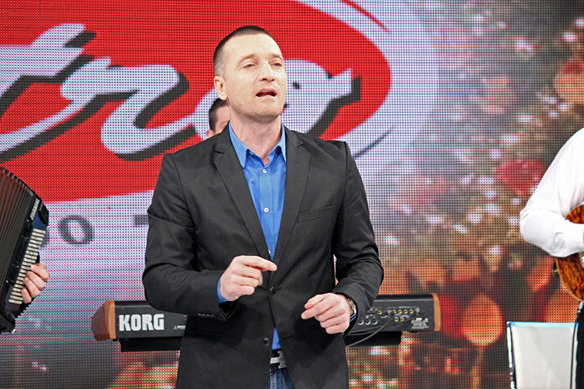 "Godinu dana sam bio u zatvoru" Naš pevač priznao: "Ćerka je plakala zbog mog odnosa sa Jovanom Pajić"