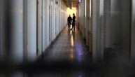 "Ulazim u ćeliju, Milošević leži na krevetu, ne mrda": Ispovest upravnika zatvora posle hapšenja