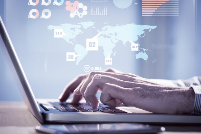 Kompjuter, račurar, čovek za kompjuterom, laptop Kompjuter, račurar, čovek za kompjuterom, laptop