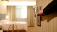 Stjuardesa nađena mrtva u hotelu: Imala je čarapu u ustima, policija u sobi otkrila sumnjive tablete
