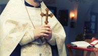 Crkva poslušala uputstva Vlade: Liturgije danas služene bez vernika