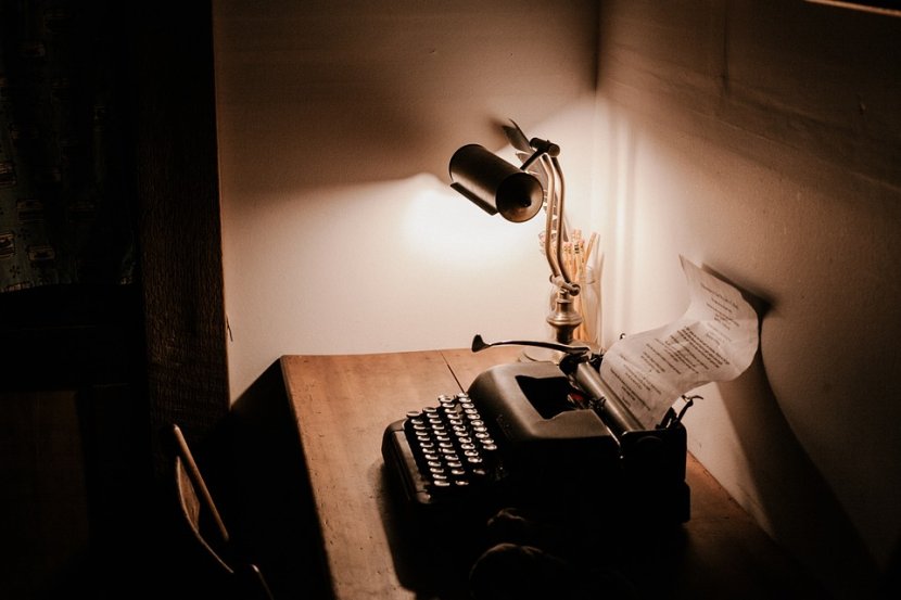 Novinar, novine, kucaca masina, pisaca, pisanje, kucanje, novinarstvo, reporter, Typewriter, vintage, pisac, stara Novinar, novine, kucaca masina, pisaca, pisanje, kucanje, novinarstvo, reporter, Typewriter, vintage, pisac, stara
