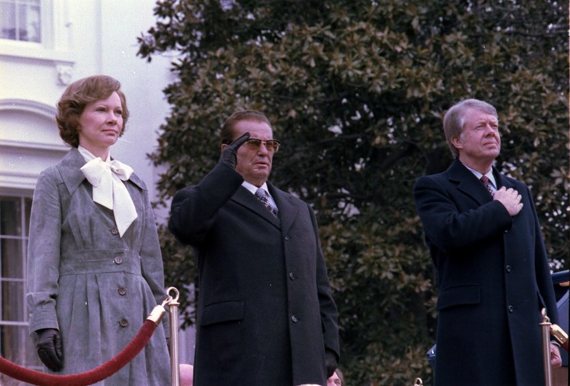 Rozalin Karter, Josip Broz Tito i Džimi Karter na travnjaku ispred Bele kuće 7. marta 1978. godine, za vreme predsednikovanja ovog demokrate