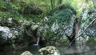 Stanište muflona i jelena lopatara: Srpska reka koju nadvisuju 3 najveća prirodna kamena luka Evrope