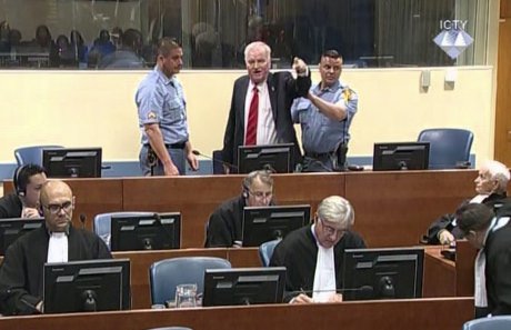 Sudsko veće Haškog tribunala bivšeg komandanta vojske Republike Srpske proglasilo je krivim za ratne zločine počinjene u Bosni i Hercegovini od 1992. do 1995. godine i odredilo mu doživotnu zatvorsku kaznu.