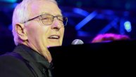 Skoro 5 meseci nakon smrti Olivera Dragojevića objavljena njegova nova pesma: Fanovi ostavljaju srceparajuće komentare (VIDEO)