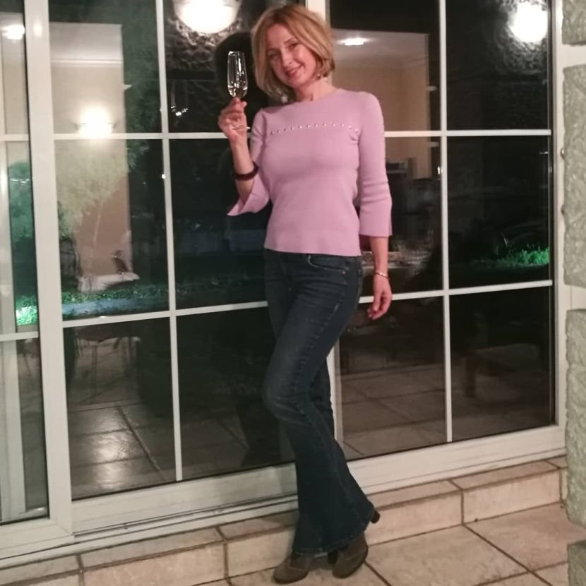 Emica Dačić, sestra Ivice Dačića