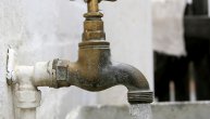 Radovi na vodovodu i kanalizaciji zatvaraju i ulice i slavine: Detaljni spisak planiranih radova u narednih nedelju dana