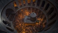 Zasijao Blagodatni oganj kod Isusovog groba: Okupljeni hrišćani uzviknuli "Hristos vaskrse"