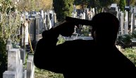 Užas u Novom Pazaru: Pokušao da izvrši samoubistvo na groblju
