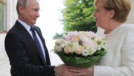 Ona tečno govori ruski, a on nemački: Ovo su teme koje muče Putina i Merkelovu pred zajednički sastanak
