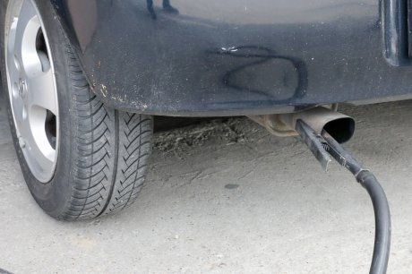 Tehnički pregled automobila, registracija vozila, izduvni gasovi Tehnički pregled automobila, registracija vozila, izduvni gasovi