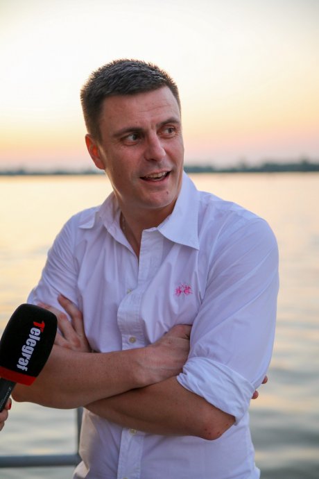Vuk Kostić, Snimanje poslednje klape televizijske serije, Ubice moga oca. Vuk Kostić, Snimanje poslednje klape televizijske serije, Ubice moga oca.