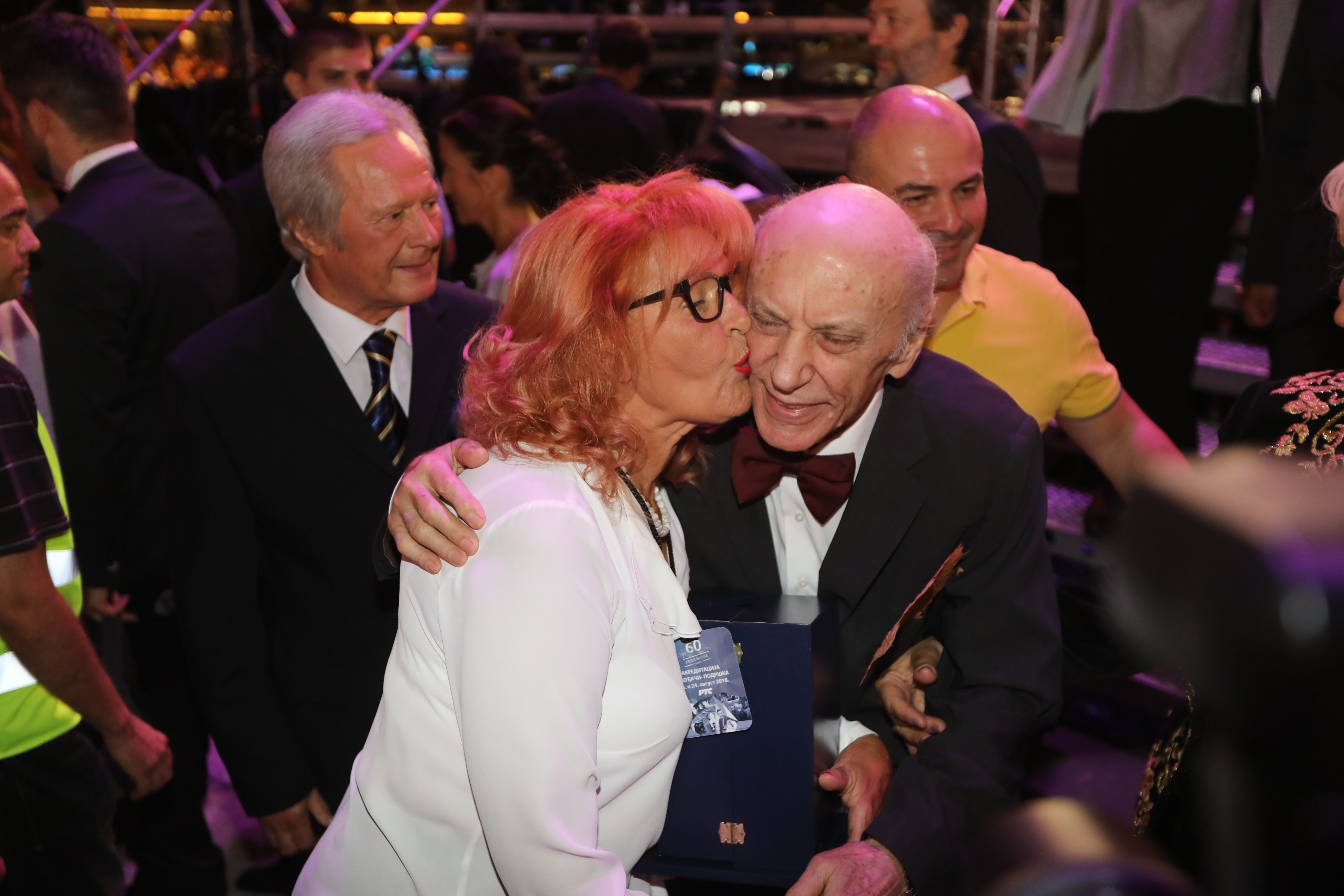 Sinovima nije ostavio ni dinar, a deci žene s kojom se oženio pred smrt ostavio sve: Ovo je fatalna Mimi