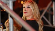 Razvela se u tajnosti pa se povukla sa estrade: Pevačica sada radi po preporuci "Idem kad me pozovu"