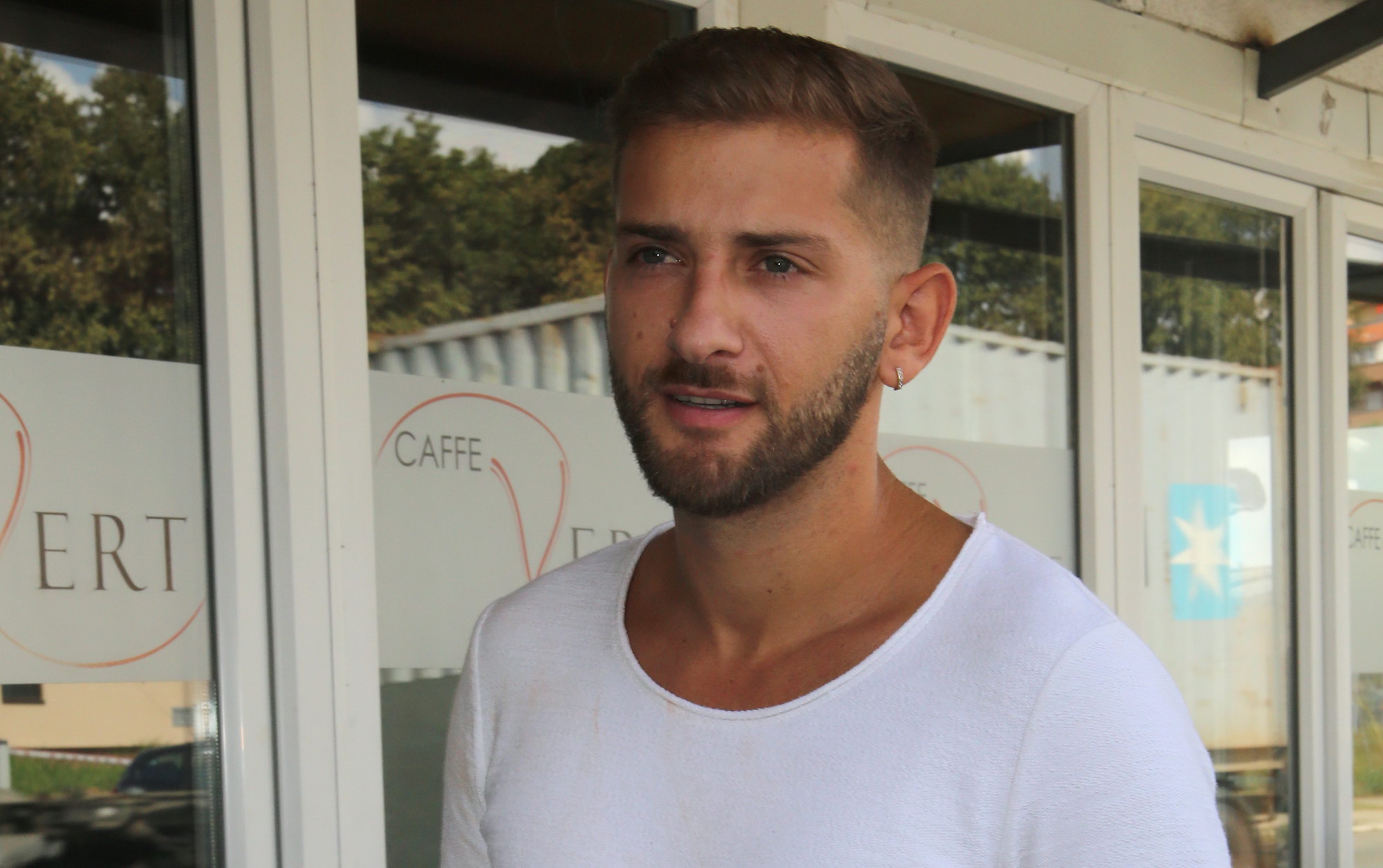 "Odmah su pozvali hitnu" Pevač se srušio i hitno je operisan, smršao je 8 kg: Progovorio je i o ovoj drami