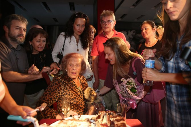 Branka Veselinović, Ivana Žigon, Ana Sakić