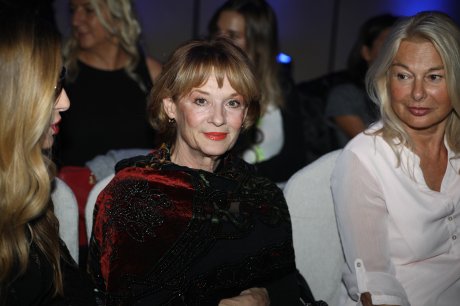 Inverno caldo, revija