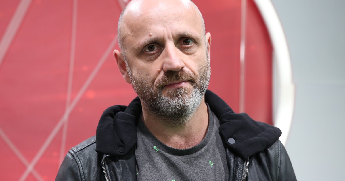 Mile Kekin posle osam meseci ponovo u Beogradu: 50 pesama za