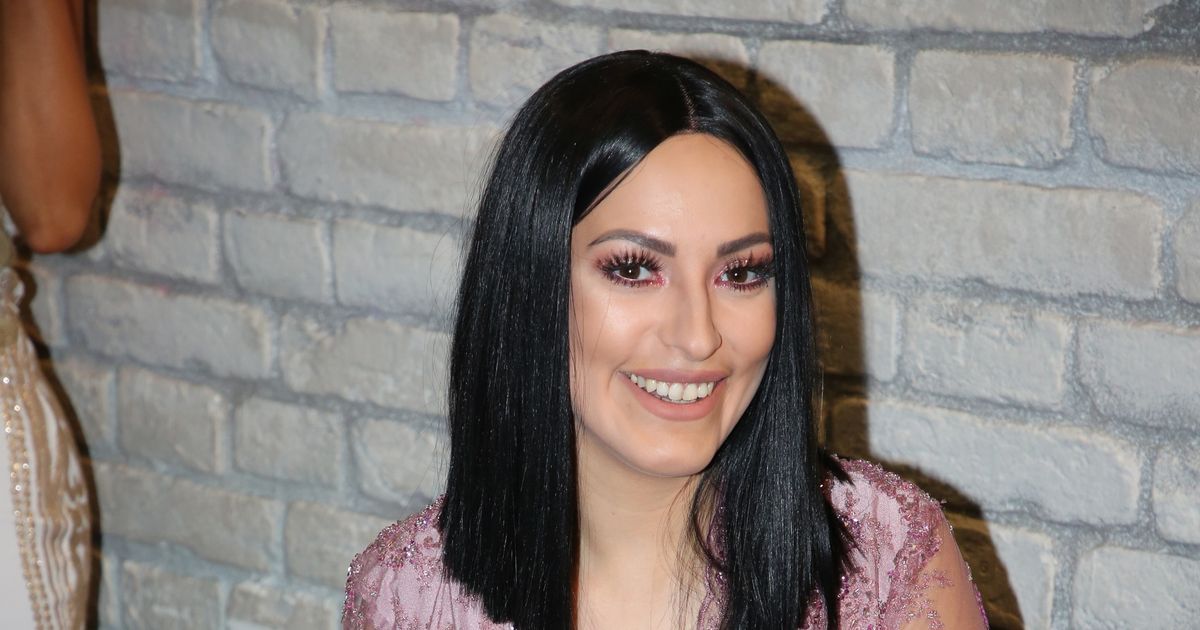 Zbog ljubavi preselila se u Hrvatsku: Pevačica biznismenu rodila dvoje dece, ovom slikom rastopila je sva srca