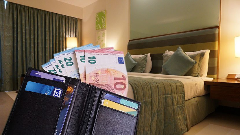 Hotelska soba, novac, pare