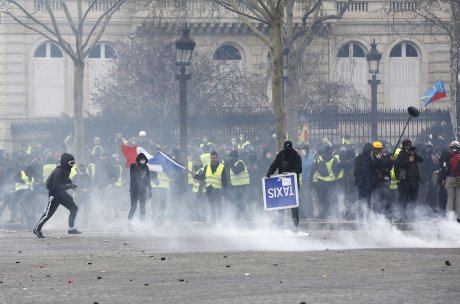 Najmanje 44 osobe uhapšene su u najnovijim protestima 