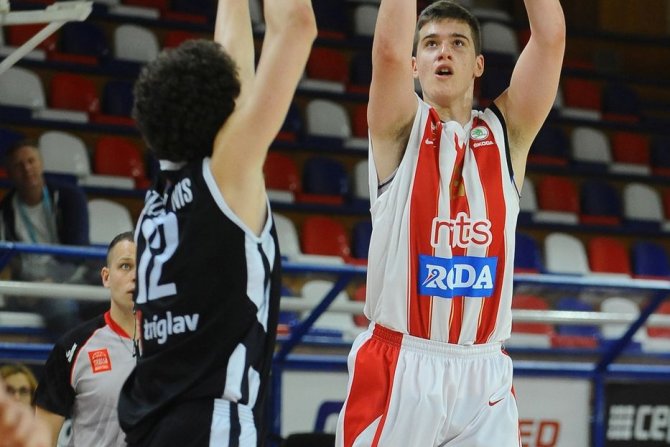 Juniori KK Crvena zvezda i KK Partizan