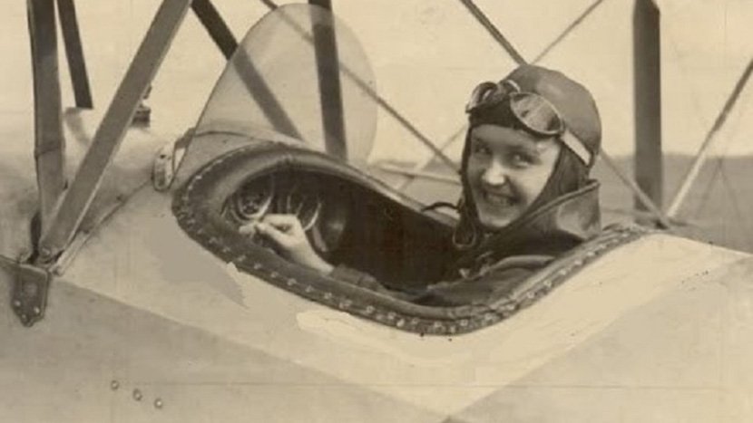 Danica Tomić prva žena pilot u Srbiji