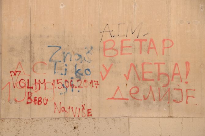 Grafiti most na adi