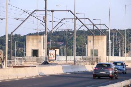 Most na adi i Petlja radnička