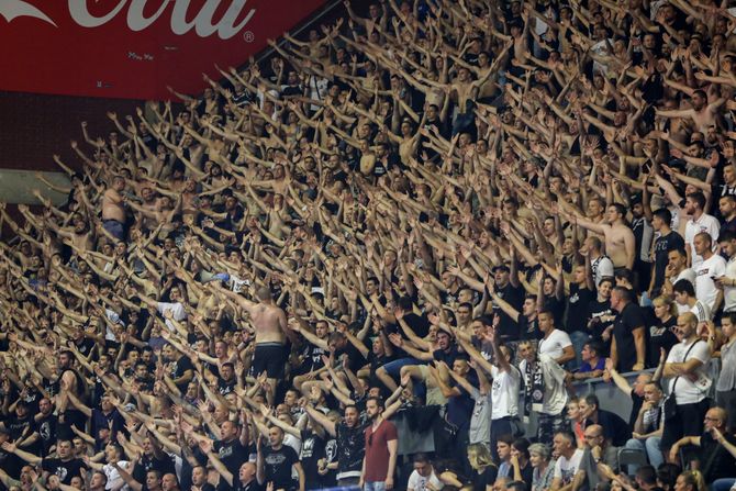 KK Partizan - KK Crvena zvezda, navijači Partizana, Grobari