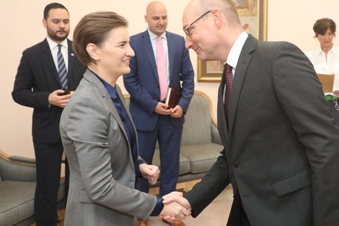 Sastanak Brnabić sa ambasadorom Francuske