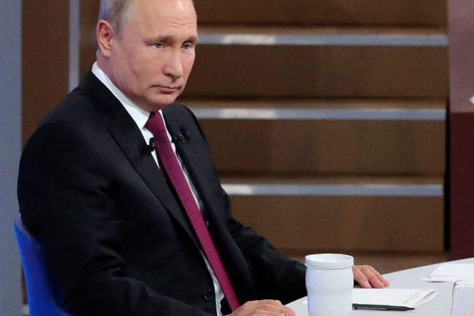 Putin šolja Putin šolja