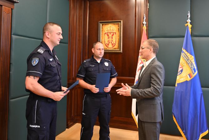 Hrabri policajci, Stari grad