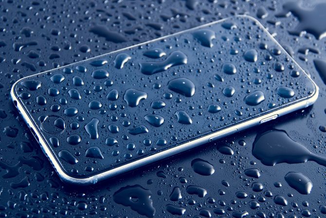 Telefon, iPhone, Vreme, Voda, Kisa Telefon, iPhone, Vreme, Voda, Kisa