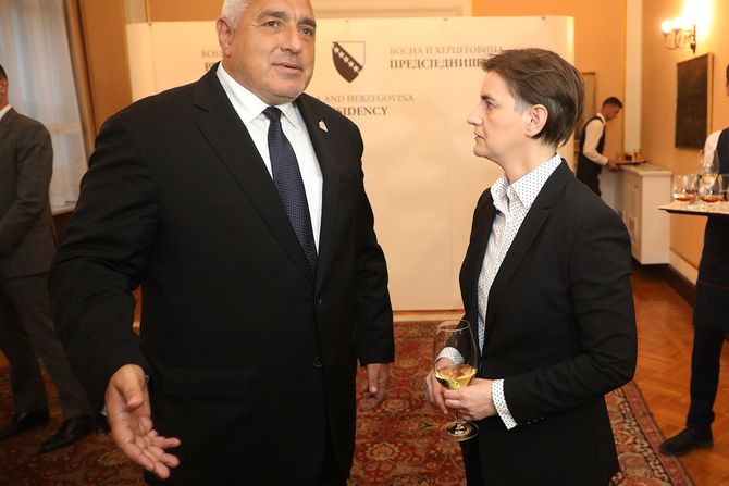 Docek delegacija sefova zemalja ucesnica samita procesa saradnje zemalja jugoistocne evrope Docek delegacija sefova zemalja ucesnica samita procesa saradnje zemalja jugoistocne evrope