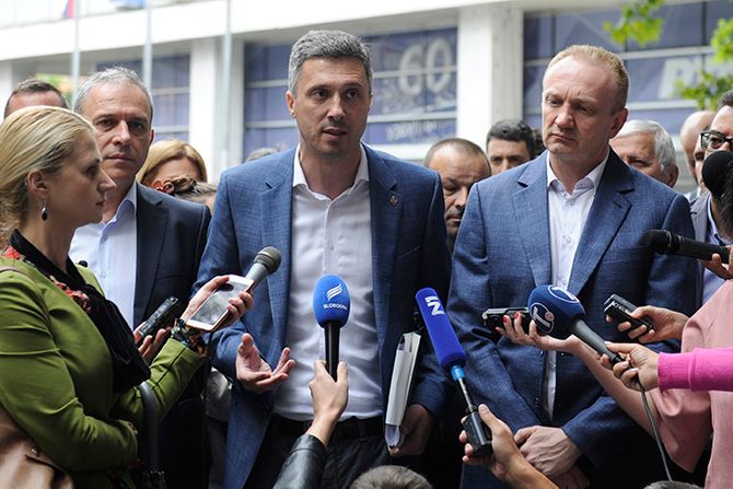 Bosko Obradovic, Dragan Djilas, SzS