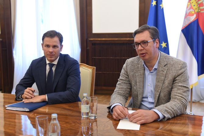 Aleksandar Vucic, Muhamed Alabar