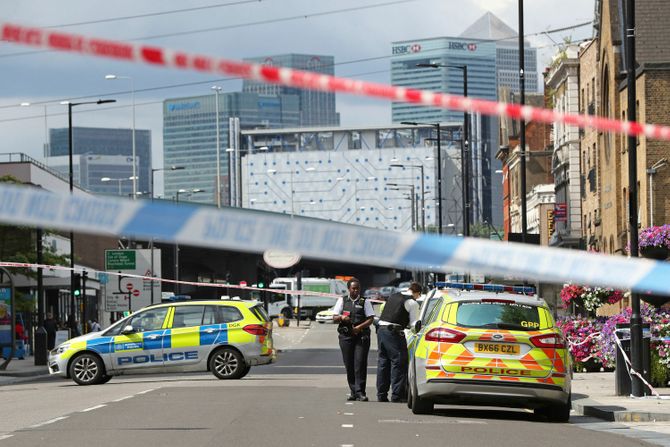 London, engleska policija, ubadanje nožem