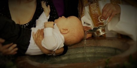 beba krštenje