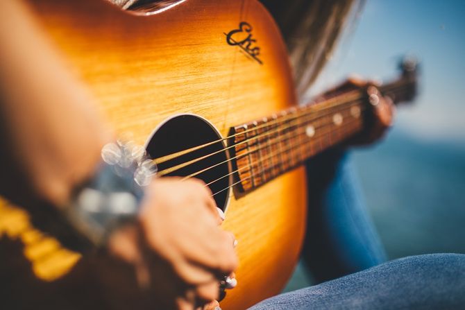 Gitara, devojka, devojčica