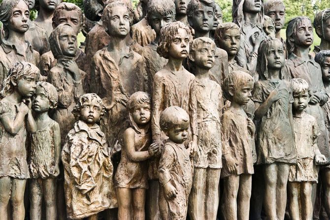 Marie Uchytilova in Lidice, skulptura, nacisti, drugi svetski rat