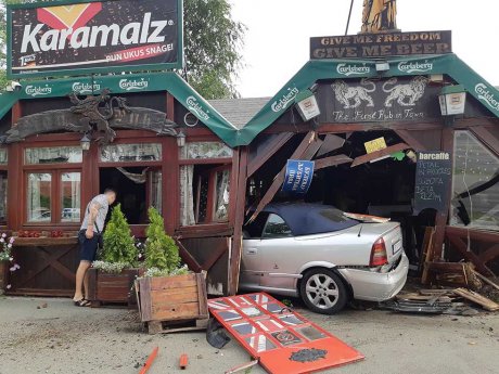 Saobraćajna nesreća u Zrenjaninu, Lion pub