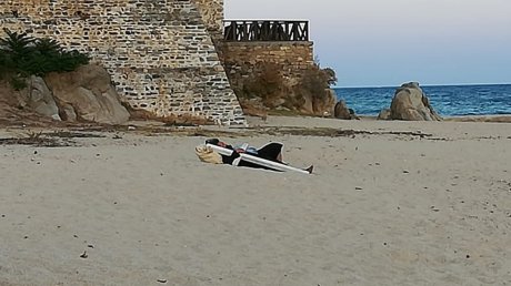 monah na plaži