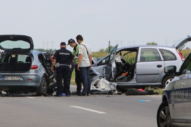 saobraćajka, nesreća, kaćka petlja, zrenjaninski put