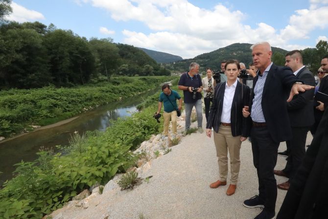 Ana Brnabic, Bedem na Bjelici