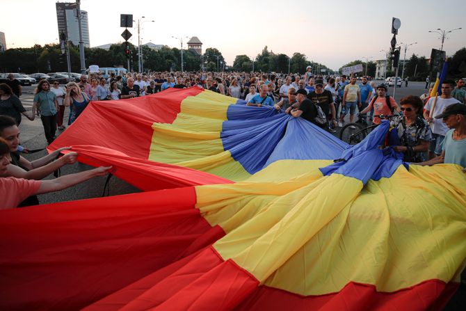 Rumunija, protest, silovana i ubijena petnaestogodišnjakinja