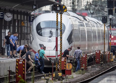 frankfurt, voz, šine, nesreća