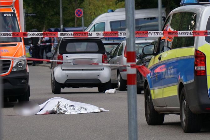 nemacka ubstvo les na ulici Štutgard, Sirijac (28) MAČETOM ISKASAPIO cimera (36)